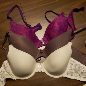 SOLD Maidenform bras